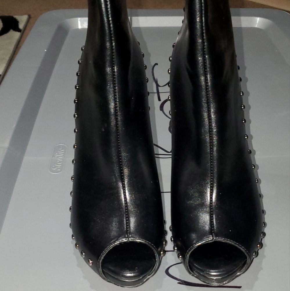 Open toe boots